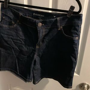 Maurice’s size 14 shorts. 5” inseam